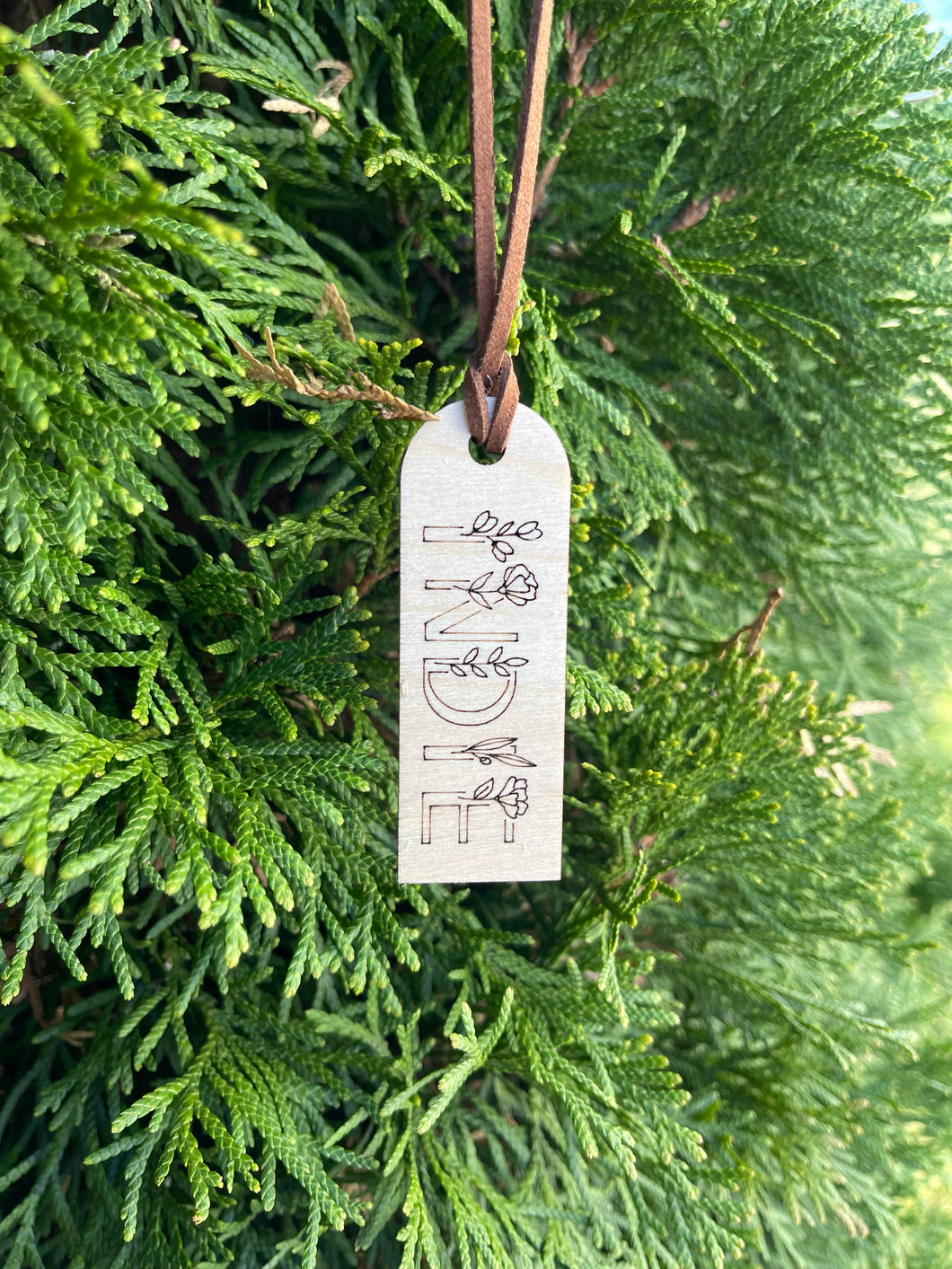 Personalized Floral Name Ornament, or bag tag